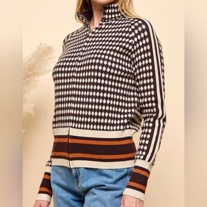 EUC Cezele Size Medium Zip Front High Neck Sweater Top!